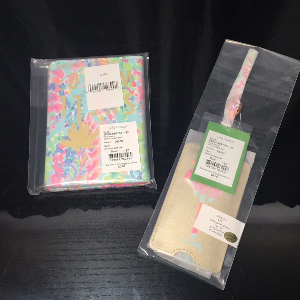 Travel bundle. Passport holder and luggage tag.